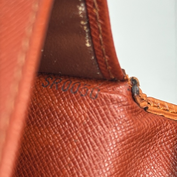 Louis Vuitton Orange and Black Epi Leather Brazza Long Wallets | Unisex | Used | - Picture 11 of 13